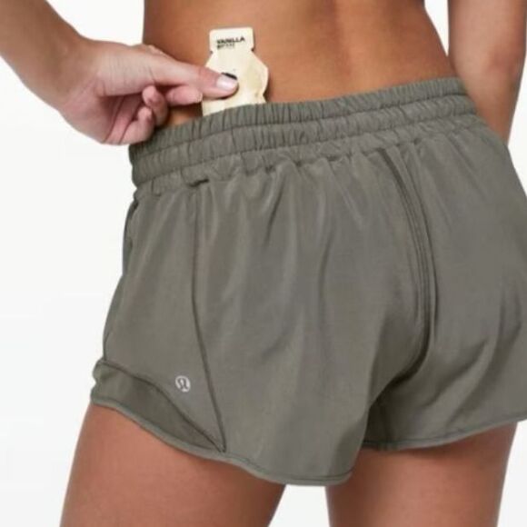 Lululemon Hotty Hot Low-Rise 2.5" Short *Army Green - Picture 7 of 9